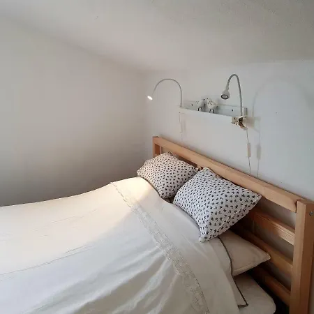 Guest house Tiny House With A View Martinscica (Cres)