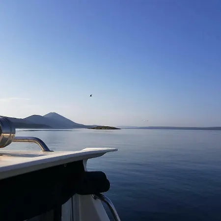 بيت ضيافة Tiny House With A View